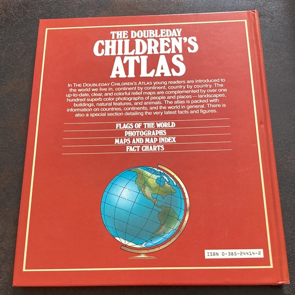 The double day children’s atlas Book copyright 1987 - Picture 3 of 6